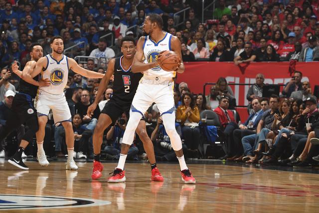 唐斯27+16尼克斯送黄蜂7连败 雷霆大胜猛龙