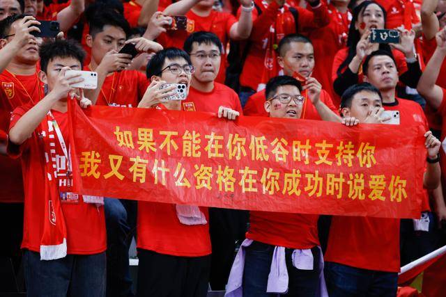 穆迪25分青岛加时胜天津 顾全40分深圳胜山东