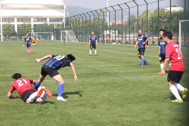 踢球者对德甲球队夏窗引援评分 拜仁第一多特第十